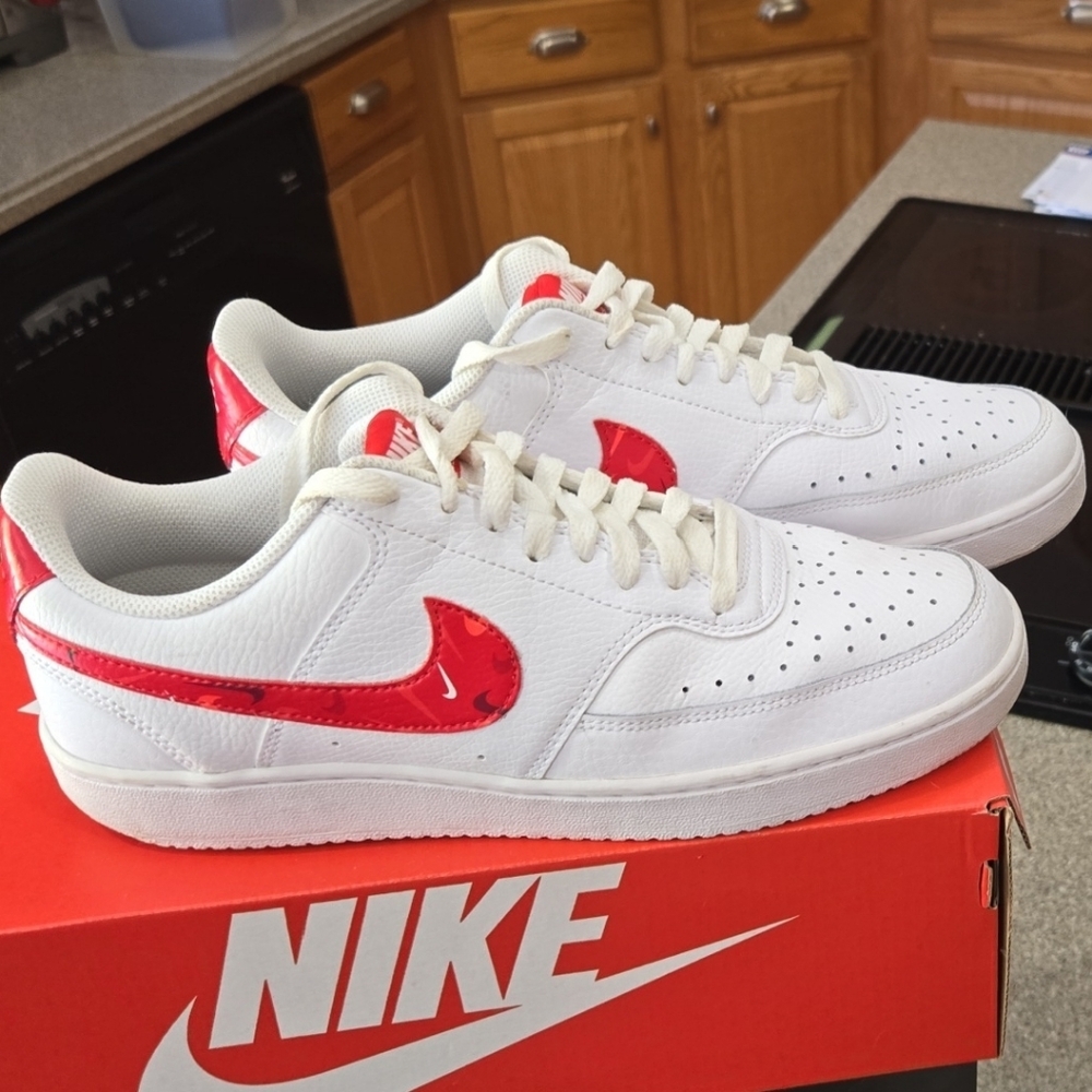 Nike White and Red Sneakers